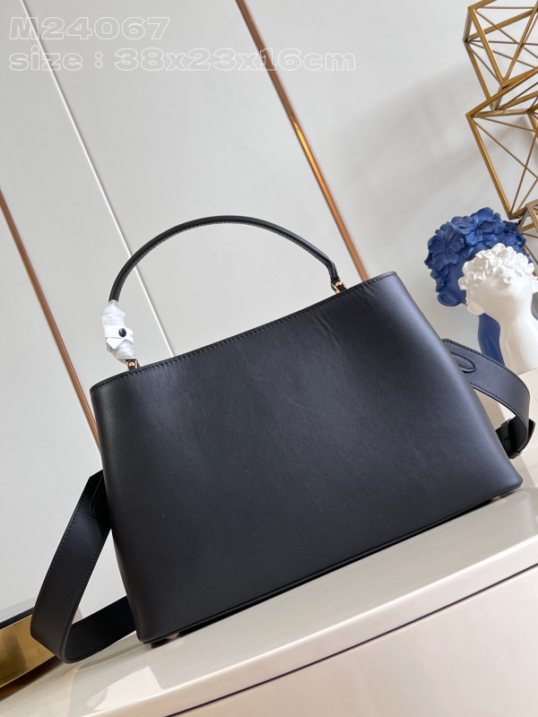 l**is V*t*n capucines gm souple-38*23*16cm