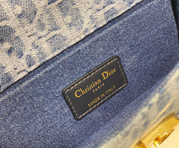 D*or 30 montaigne east-west bag-21*12*6cm