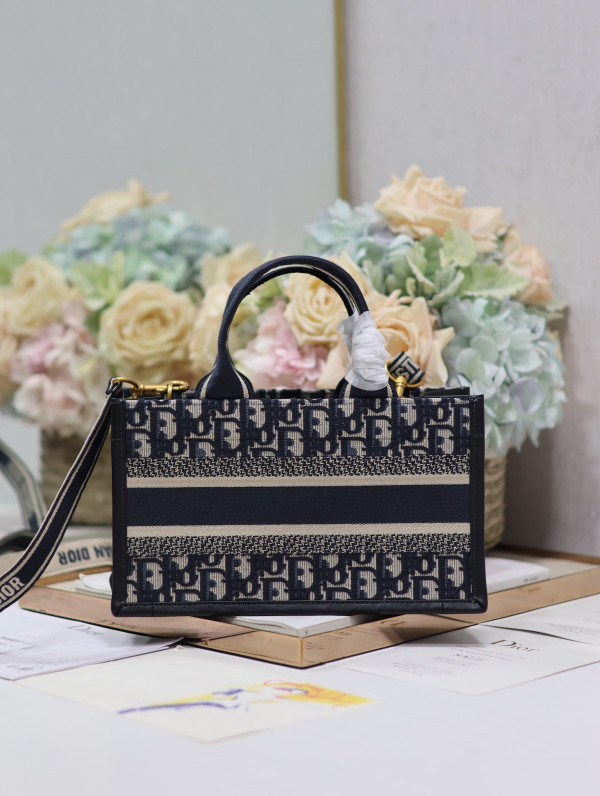 D*or east-west book tote-27*14*11cm