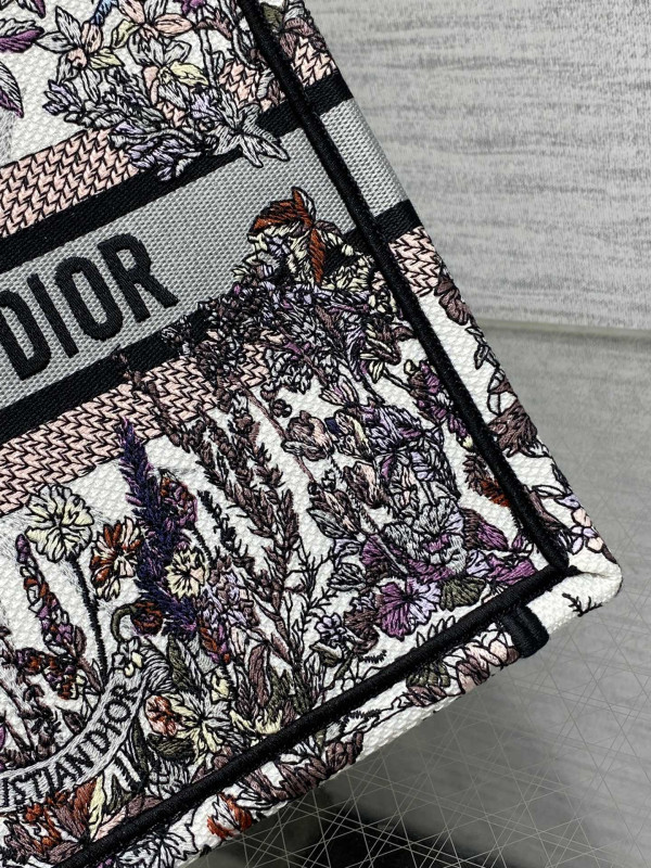 small D*or book tote-26cm