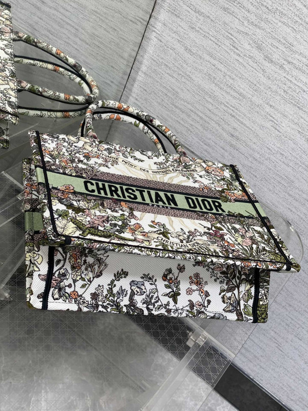 medium D*or book tote-36*18*28cm