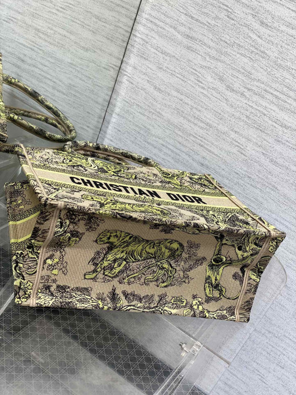 medium D*or book tote-36*18*28cm