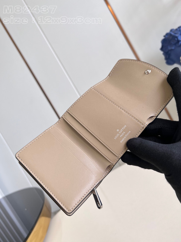 l**is V*t*n iris xs wallet-12*9.5*3cm