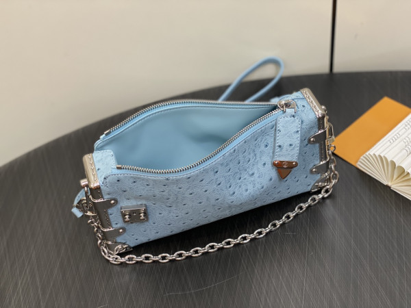 l**is V*t*n slim trunk-23*12*4cm