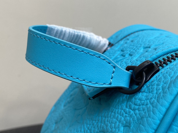 l**is V*t*n dopp kit toilet pouch-28*15*16.5cm