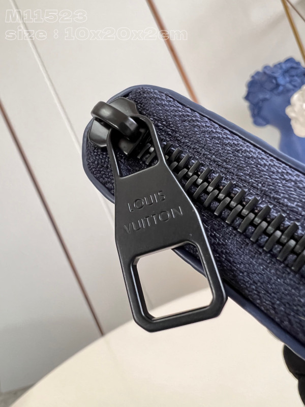 l**is V*t*n zippy wallet-10*20*2 cm