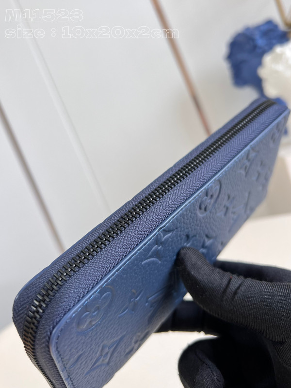 l**is V*t*n zippy wallet-10*20*2 cm