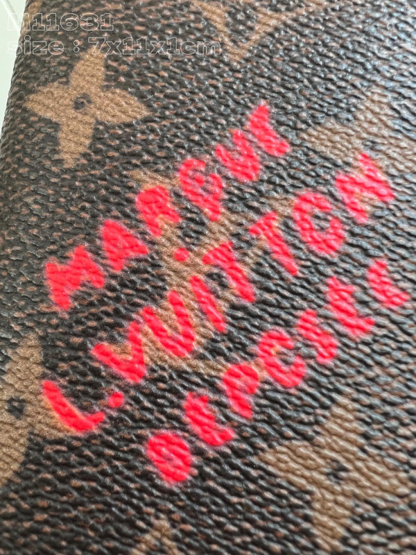 l**is V*t*n pocket organizer-7.5*11.1*1 cm