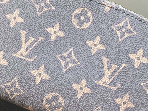 l**is V*t*n pochette cosmétique pm