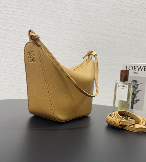 Loewe Hammock Hobo