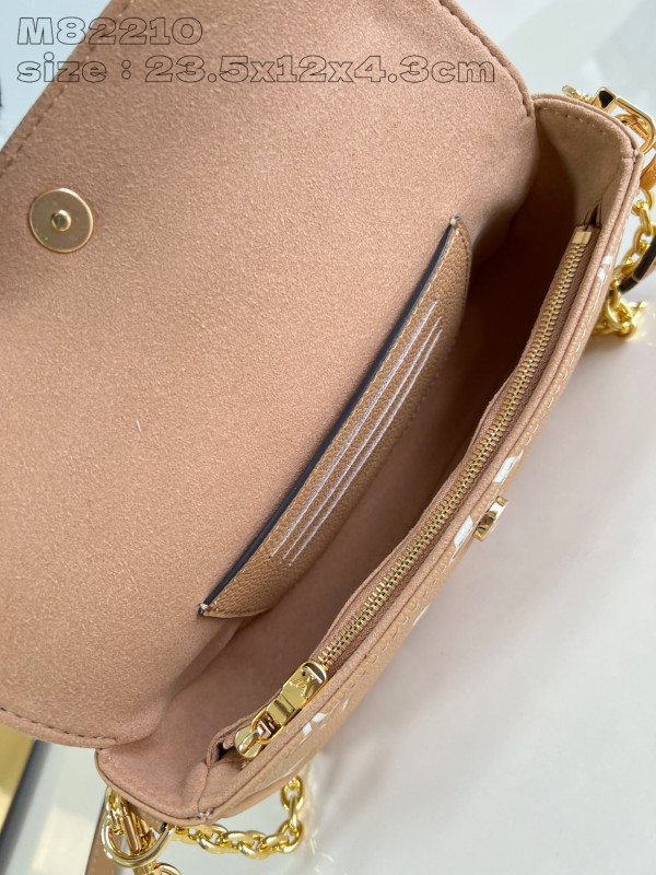 l**is V*t*n wallet on chain ivy-23.5*12*4.3cm