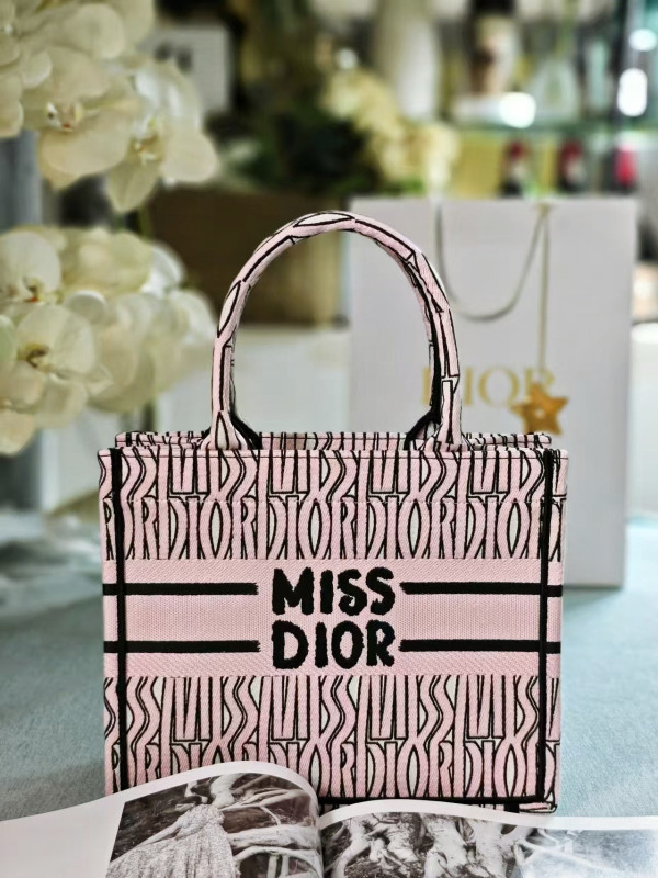 small D*or book tote-26cm