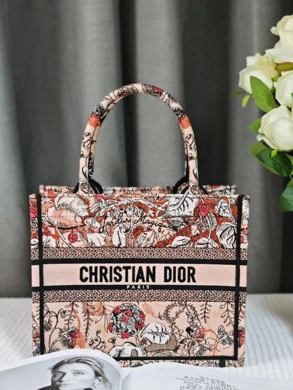 small D*or book tote-26cm