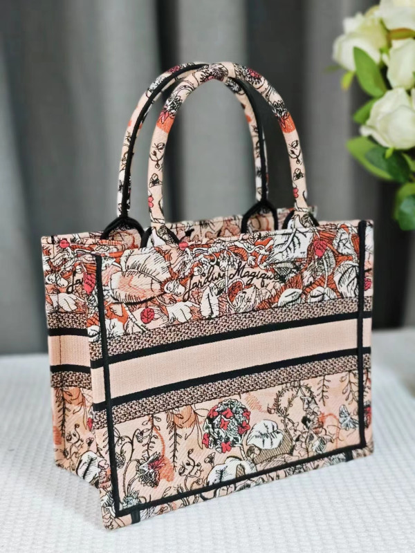 small D*or book tote-26cm