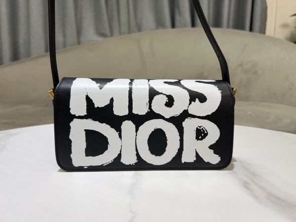 miss D*or flap bag