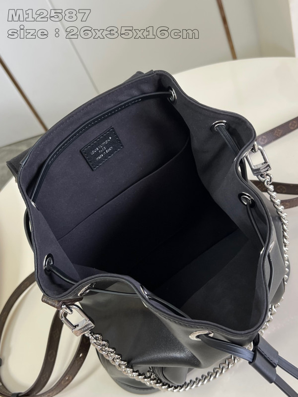 l**is V*t*n montsouris pm-26*35.5*16cm