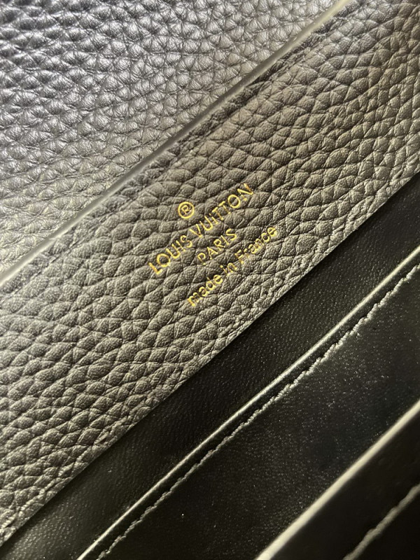 l**is V*t*n capucines mini